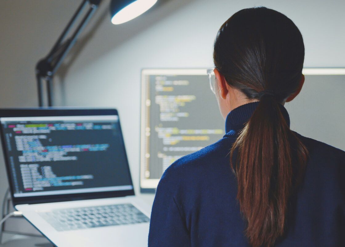 Person setting up an environment for machine learning and AI on a DataPacket's GPU server